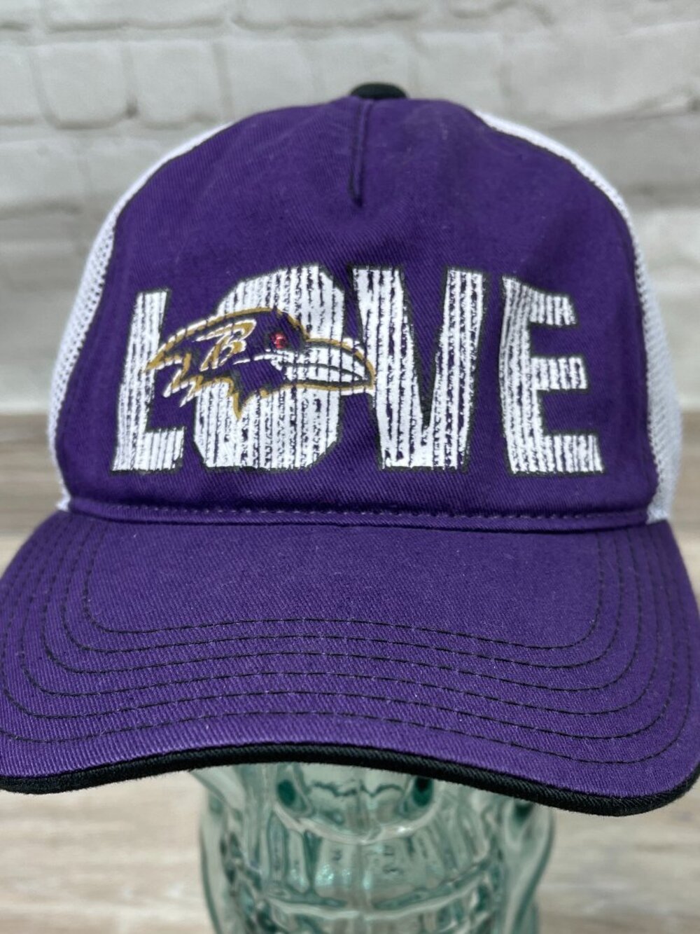 BALTIMORE RAVENS NFL TEAM APPAREL SNAP BACK TRUCKER STLYE "LOVE" LOGO HAT